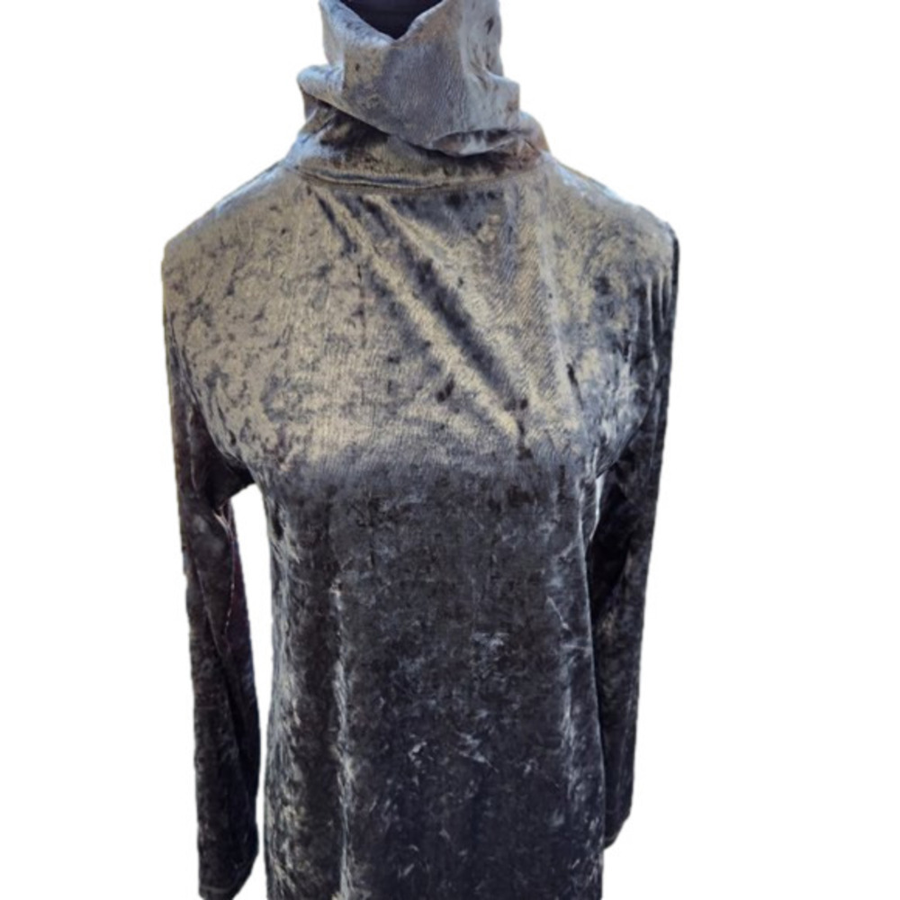 P256. UCHUU Silvery Grey Crushed Velour Turtleneck |M (2)